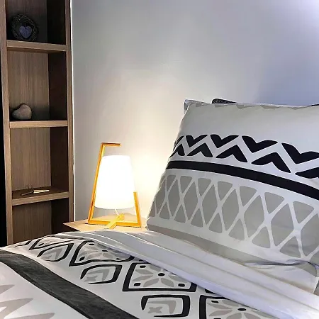 Au Travers Du Hublot *