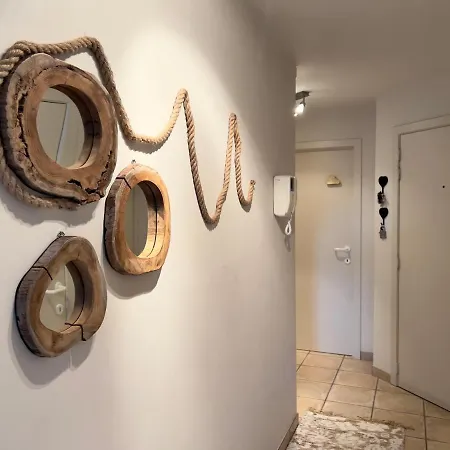 Au Travers Du Hublot