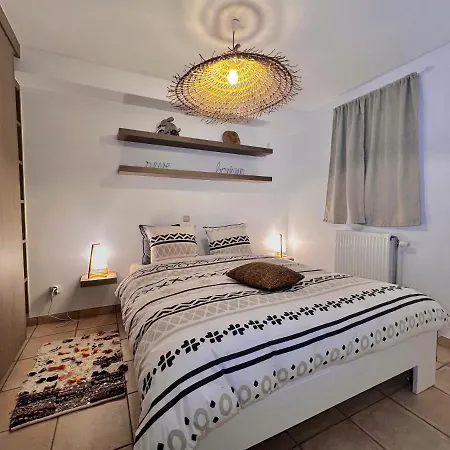 Au Travers Du Hublot *